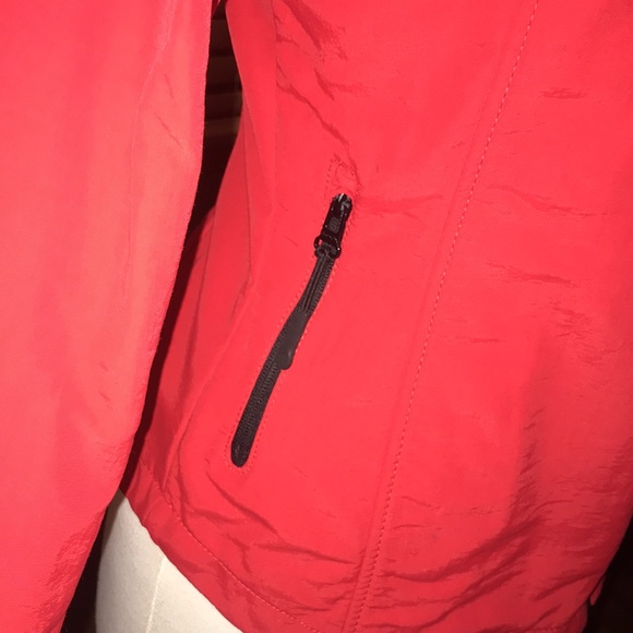 Bench jacket red size medium - Picture 5 of 9